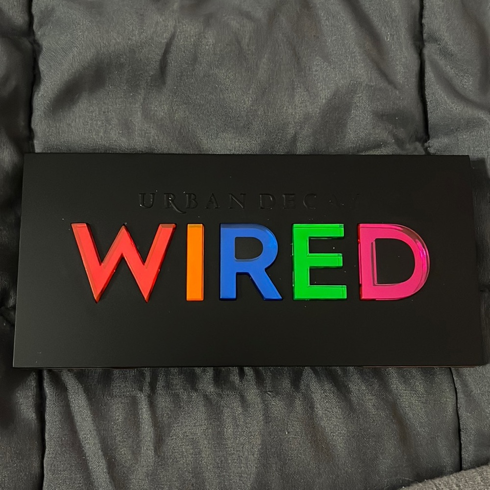 Urban decay wired eyeshadow palette